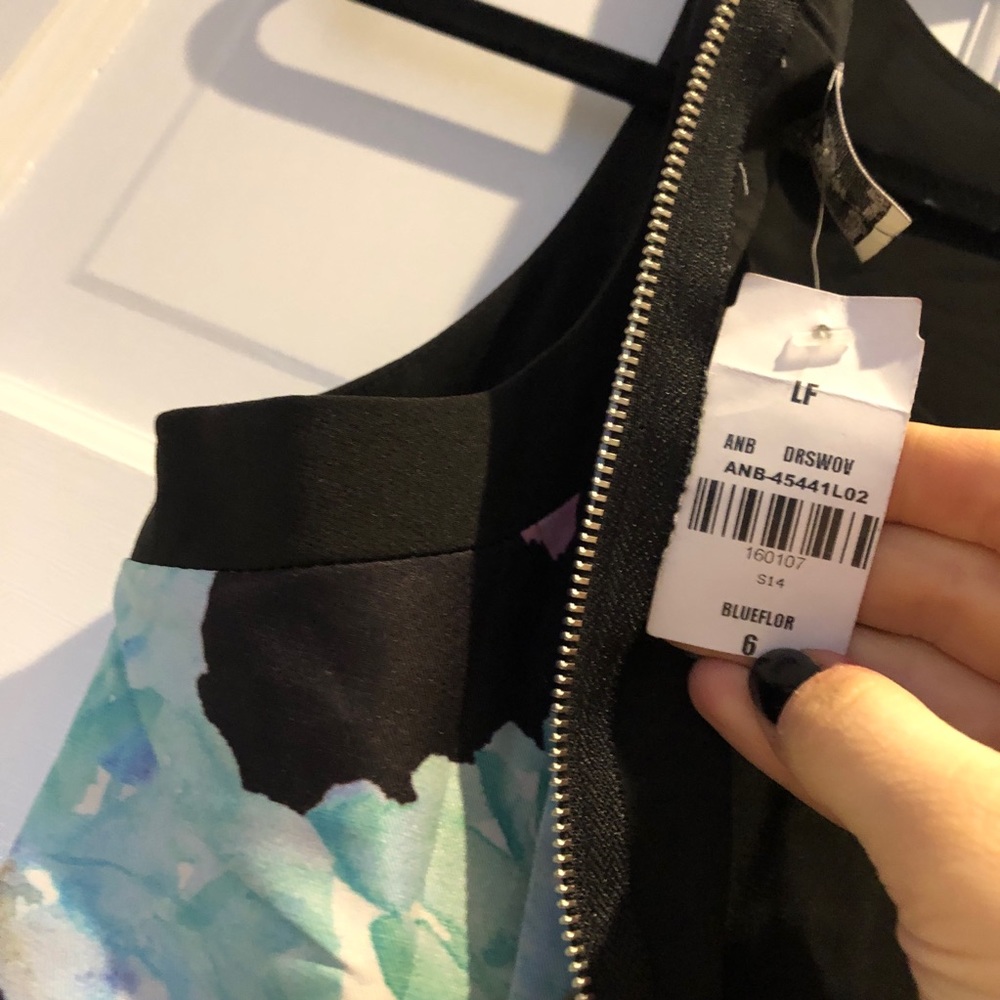 LF Dress - Picture 2 of 3